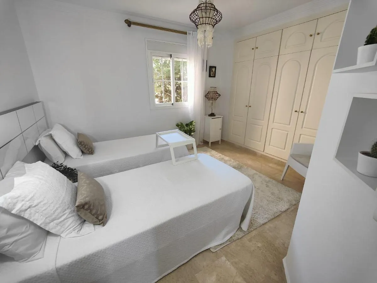 Center Beach 2 Beds Appartement Elviria Marbella